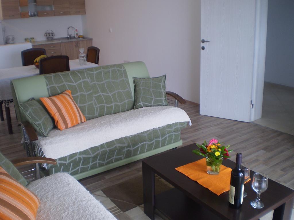 Apartment Vuk I Novak Ulcinj Exterior photo