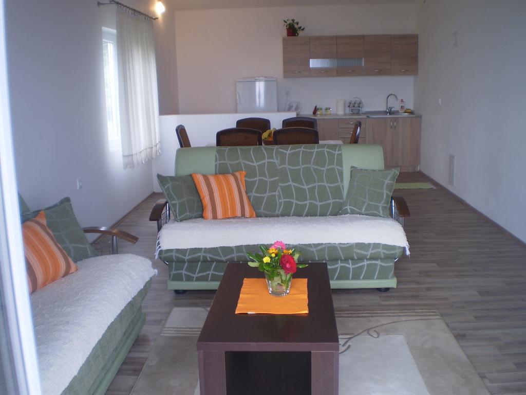Apartment Vuk I Novak Ulcinj Exterior photo