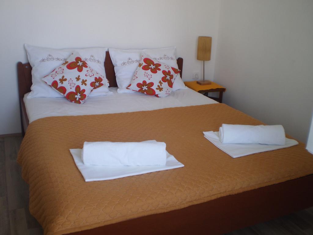 Apartment Vuk I Novak Ulcinj Exterior photo
