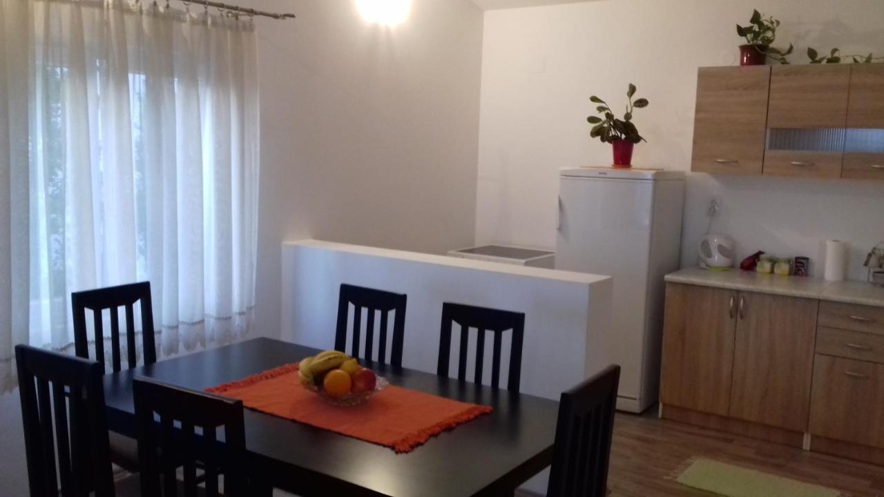 Apartment Vuk I Novak Ulcinj Exterior photo